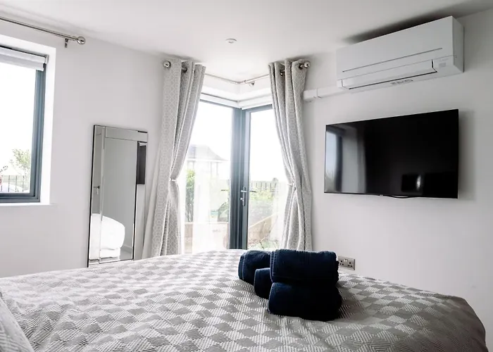 Coast Beachfront Gf 6 Guests Dog Friendly Apartment
